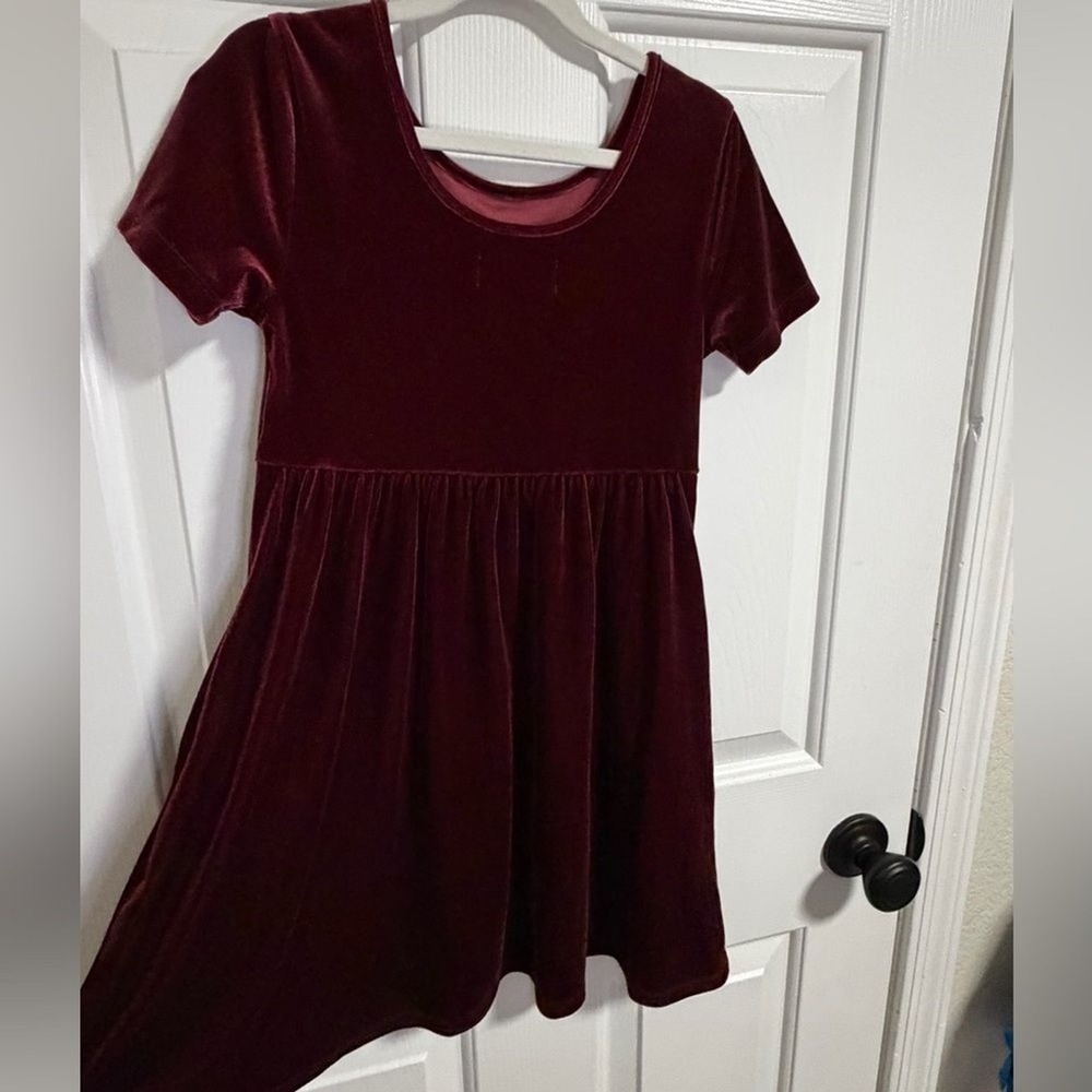 Old Navy Fit & Flare Short-Sleeve Red Wine Velvet Dress for Girls, Size M (8) - Picture 9 of 10